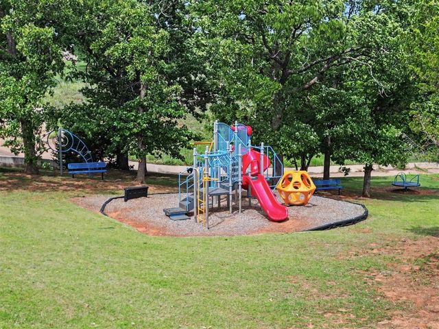 800 Newport Bridge Court, Edmond, OK 73034