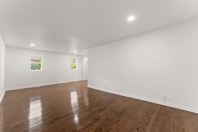 10623 Porter Street, Crown Point, IN 46307