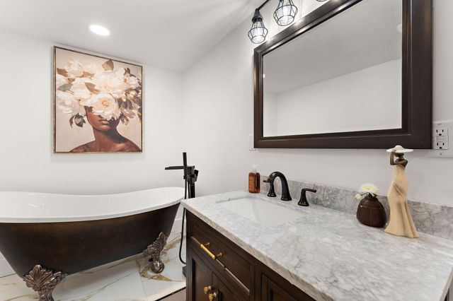 10623 Porter Street, Crown Point, IN 46307