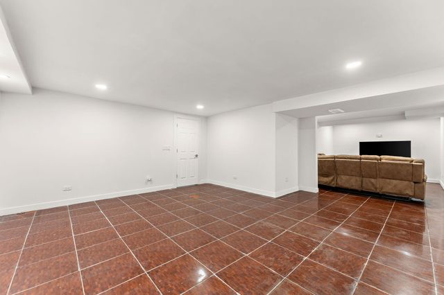 10623 Porter Street, Crown Point, IN 46307