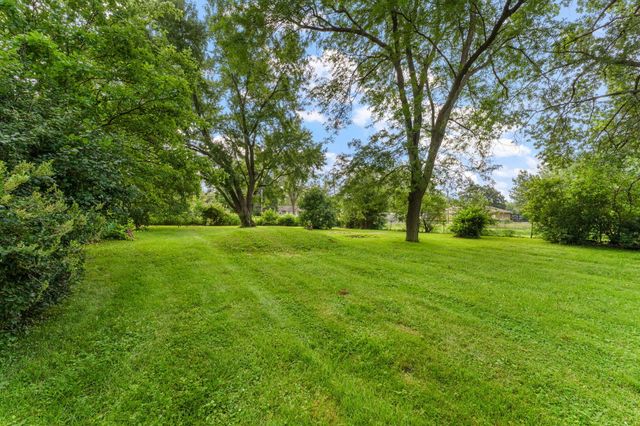 10623 Porter Street, Crown Point, IN 46307