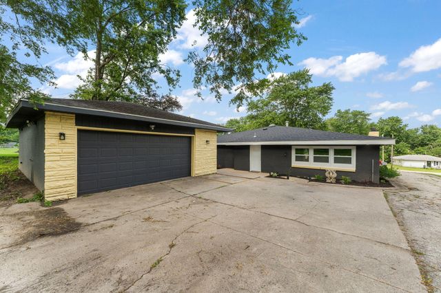 10623 Porter Street, Crown Point, IN 46307