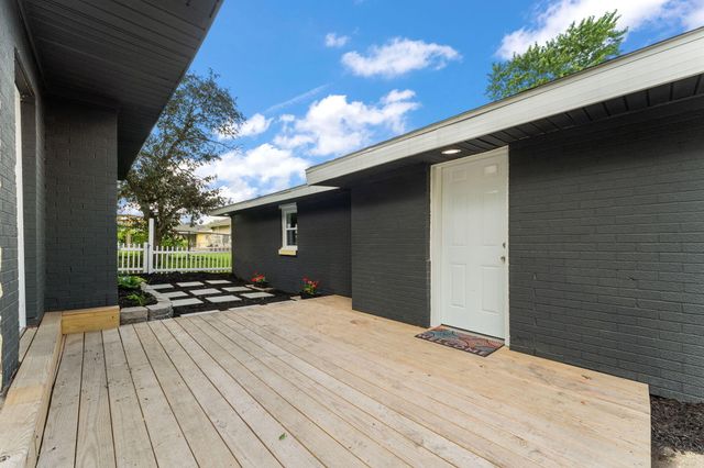 10623 Porter Street, Crown Point, IN 46307