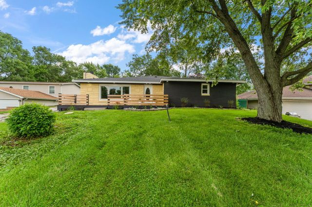 10623 Porter Street, Crown Point, IN 46307