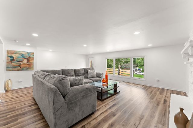10623 Porter Street, Crown Point, IN 46307