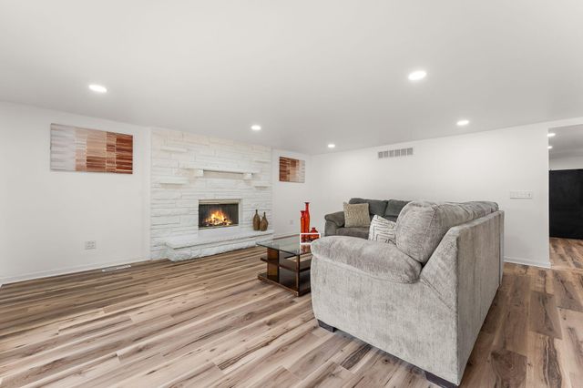 10623 Porter Street, Crown Point, IN 46307