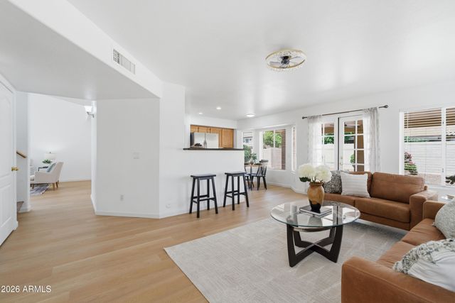 1548 W SAND DUNE Drive, Gilbert, AZ 85233