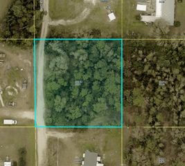 8101 Cook DR, North Fort Myers, FL 33917