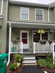 17 Arcade Street B, Northbridge, MA 01588