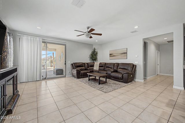 808 W BRANGUS Way, San Tan Valley, AZ 85143