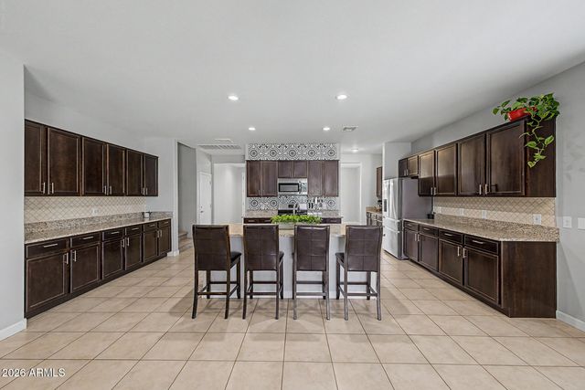 808 W BRANGUS Way, San Tan Valley, AZ 85143