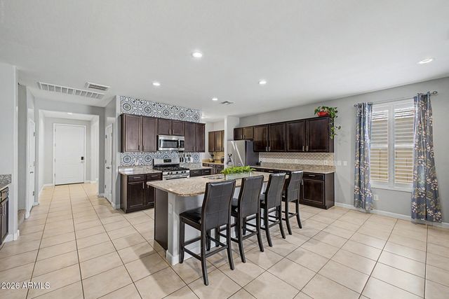808 W BRANGUS Way, San Tan Valley, AZ 85143