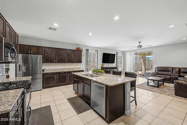 808 W BRANGUS Way, San Tan Valley, AZ 85143