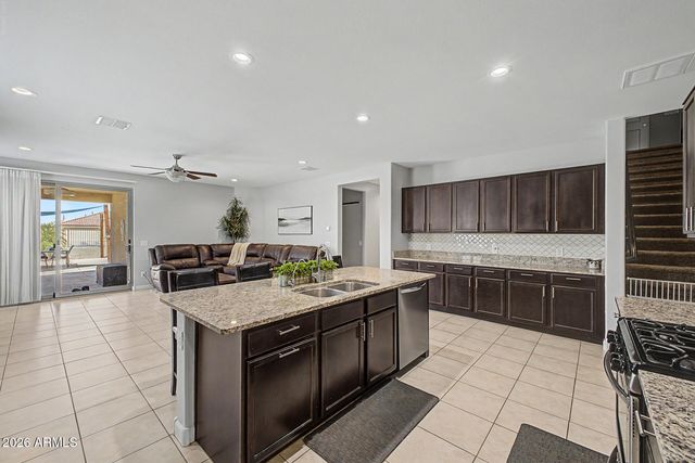 808 W BRANGUS Way, San Tan Valley, AZ 85143