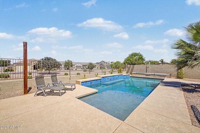 808 W BRANGUS Way, San Tan Valley, AZ 85143