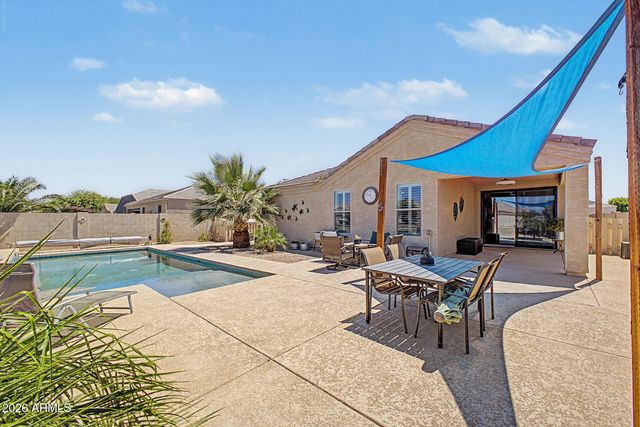 808 W BRANGUS Way, San Tan Valley, AZ 85143
