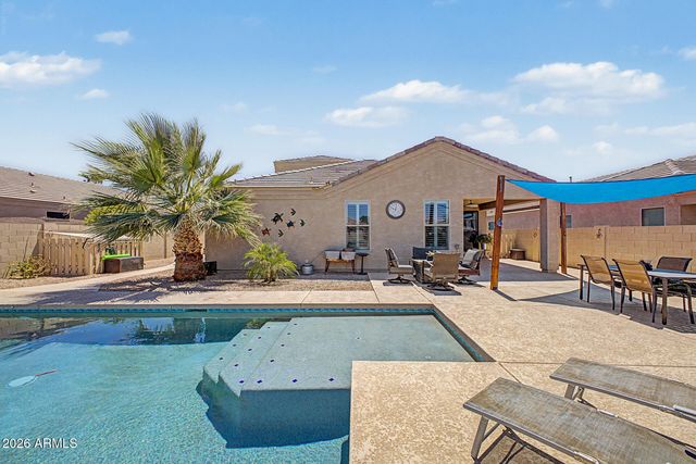 808 W BRANGUS Way, San Tan Valley, AZ 85143