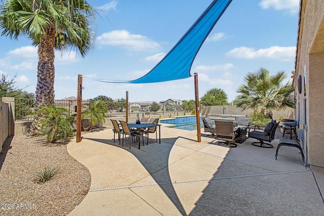 808 W BRANGUS Way, San Tan Valley, AZ 85143