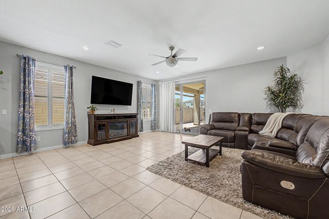 808 W BRANGUS Way, San Tan Valley, AZ 85143