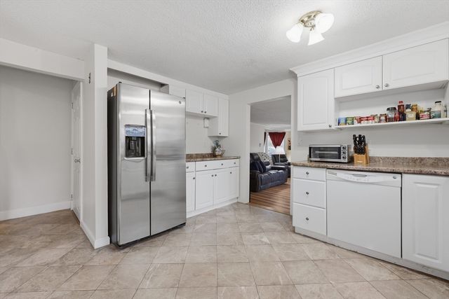 366 Mount Wayte Ave, Framingham, MA 01702
