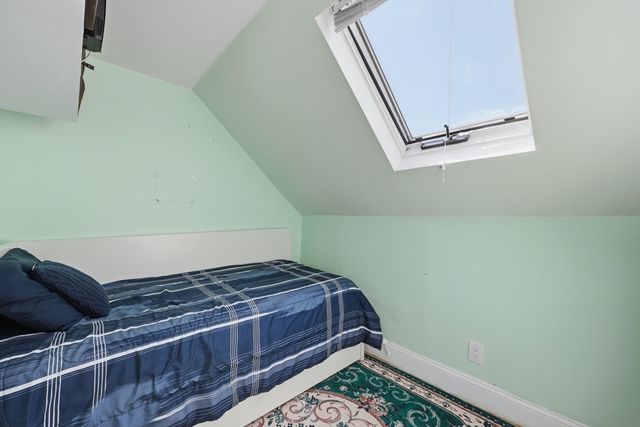 366 Mount Wayte Ave, Framingham, MA 01702