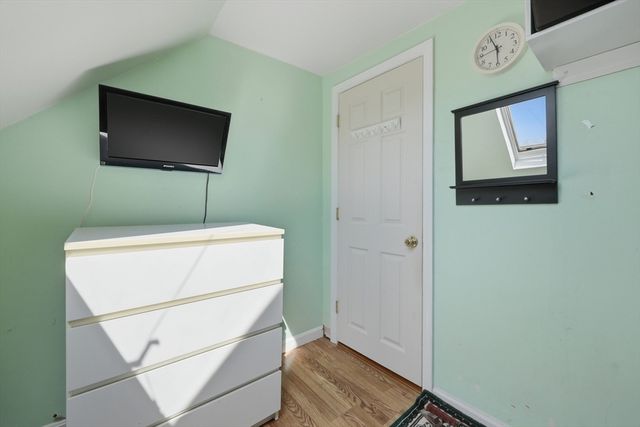 366 Mount Wayte Ave, Framingham, MA 01702