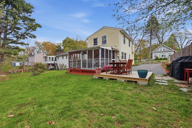 366 Mount Wayte Ave, Framingham, MA 01702