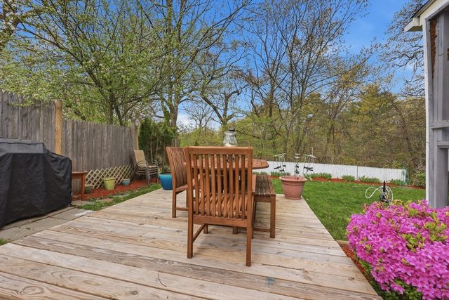 366 Mount Wayte Ave, Framingham, MA 01702