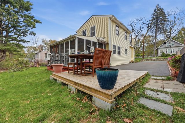366 Mount Wayte Ave, Framingham, MA 01702