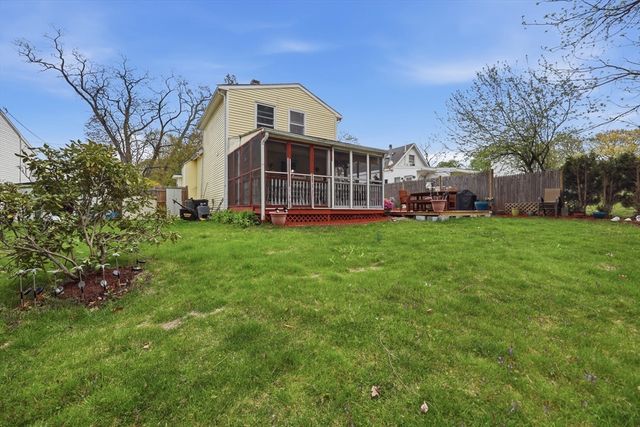 366 Mount Wayte Ave, Framingham, MA 01702