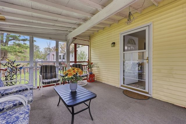 366 Mount Wayte Ave, Framingham, MA 01702