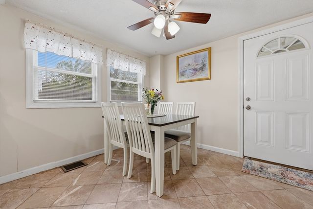366 Mount Wayte Ave, Framingham, MA 01702