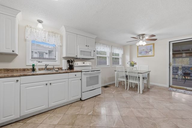 366 Mount Wayte Ave, Framingham, MA 01702