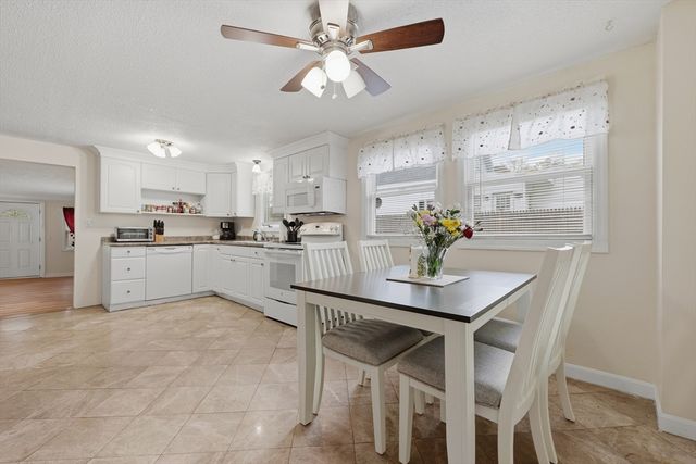 366 Mount Wayte Ave, Framingham, MA 01702