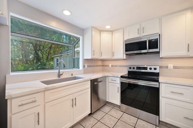 7032 Sunburst Way, Citrus Heights, CA 95621