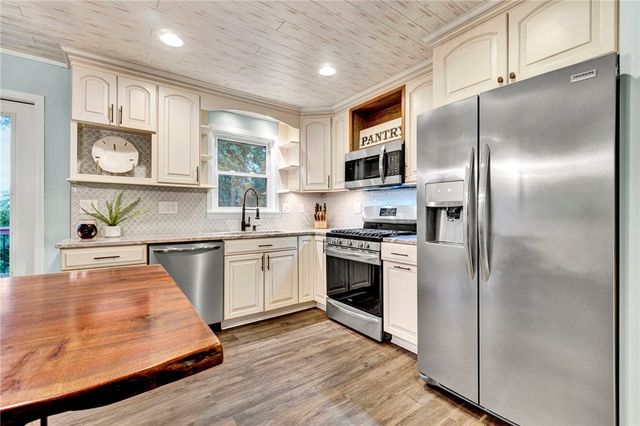 578 Gap Hill Road, Six Mile, SC 29682