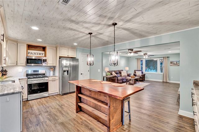 578 Gap Hill Road, Six Mile, SC 29682