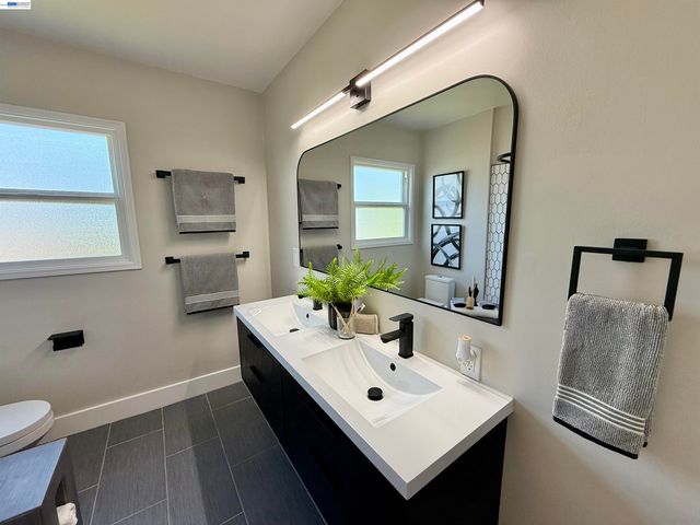 291 Lorraine Blvd, San Leandro, CA 94577