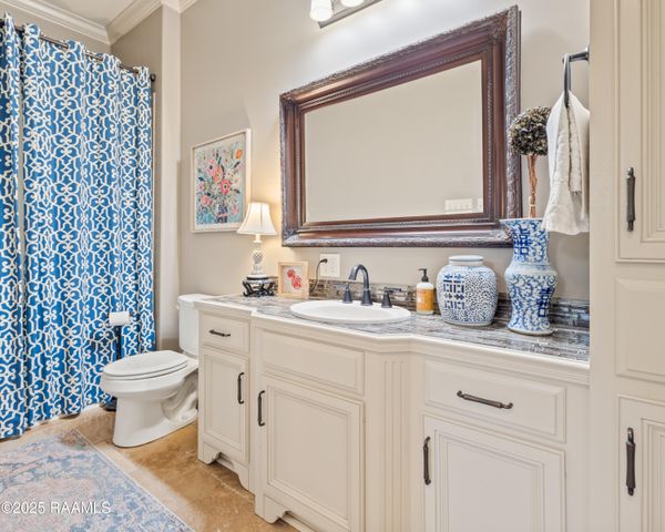 203 Rue De Chambery, Broussard, LA 70518