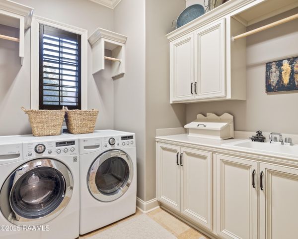 203 Rue De Chambery, Broussard, LA 70518