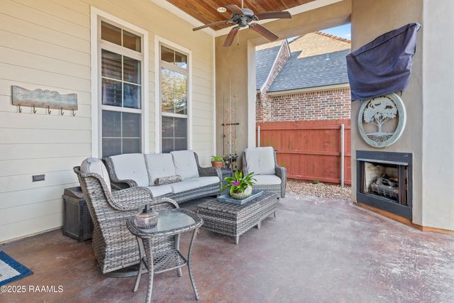 203 Rue De Chambery, Broussard, LA 70518