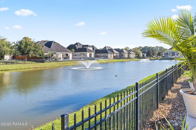 203 Rue De Chambery, Broussard, LA 70518