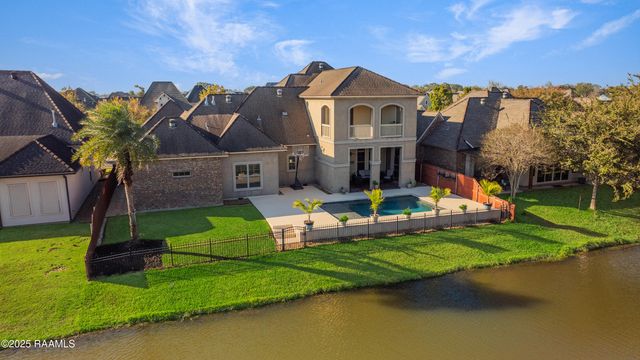 203 Rue De Chambery, Broussard, LA 70518