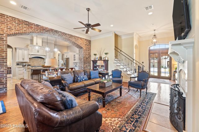 203 Rue De Chambery, Broussard, LA 70518