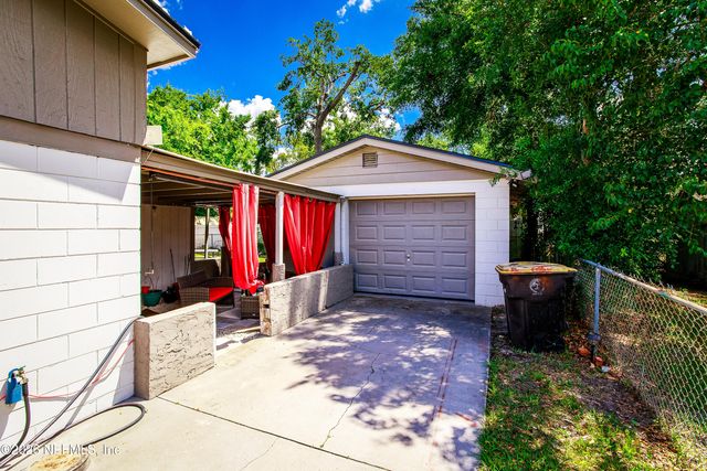 5242 HELM Avenue, Jacksonville, FL 32244