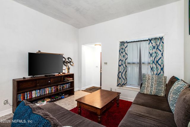 5242 HELM Avenue, Jacksonville, FL 32244