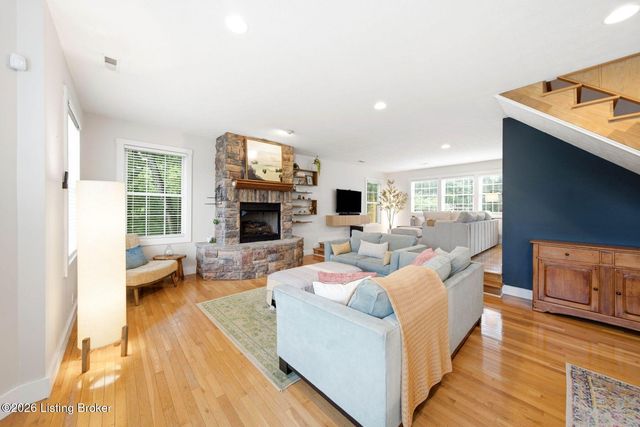 8809 Old Bates Rd, Louisville, KY 40228