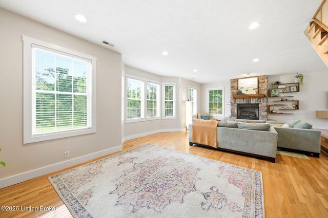 8809 Old Bates Rd, Louisville, KY 40228