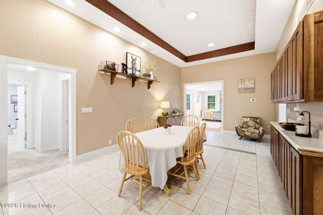 8809 Old Bates Rd, Louisville, KY 40228