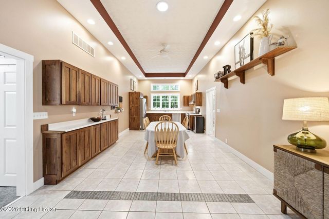 8809 Old Bates Rd, Louisville, KY 40228